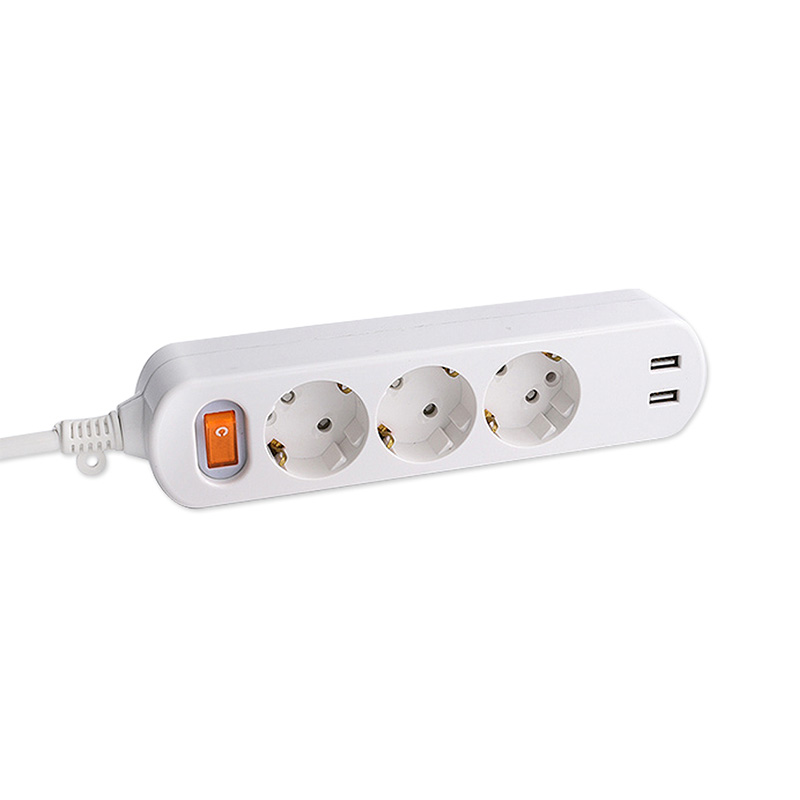 3 utsalgssteder EU standardkontakt med 2 USB -porter og 1 hovedbryter